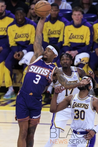 Lakers defeat Suns, 107-96