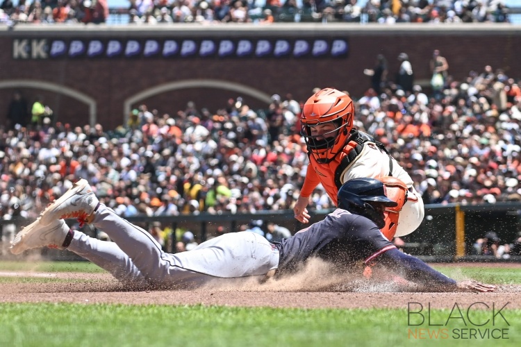 Giants Defeat Guardians 2-1