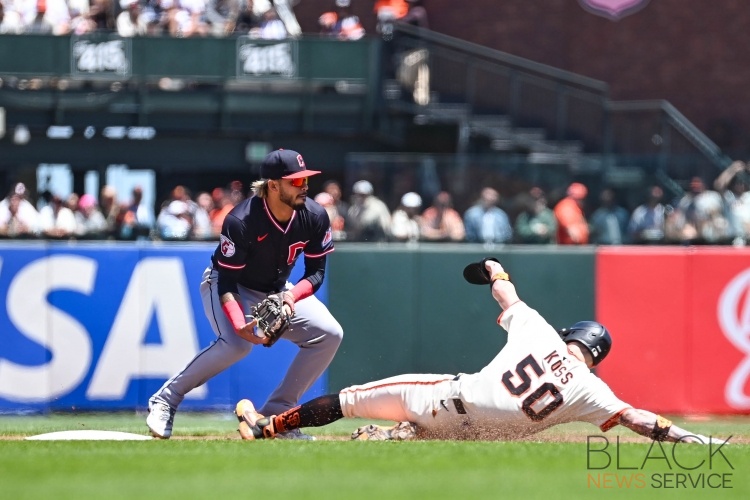 Giants Defeat Guardians 2-1