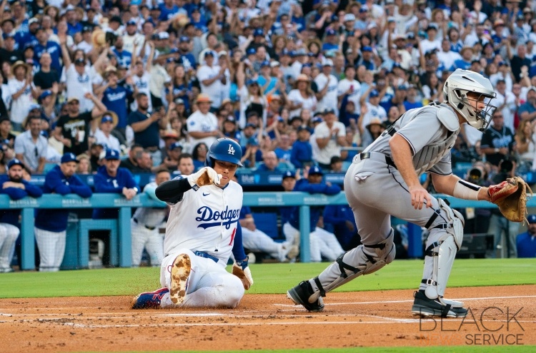 Dodgers Defeat White Sox 6-2