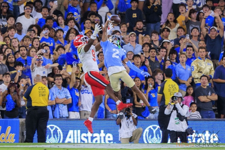 Bruins defeat Maryland, 20-17 Bruins defeat Maryland, 20-17