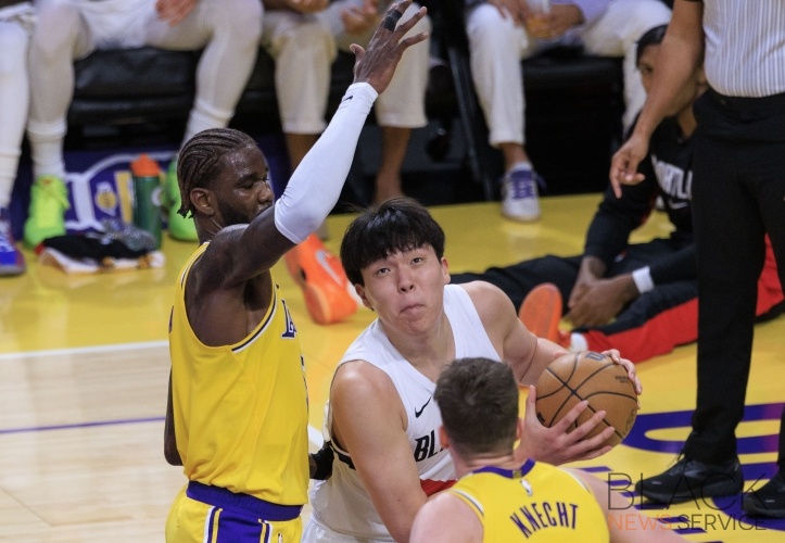 Lakers lose to Portland Trail Blazers, 108-122 Lakers lose to Portland Trail Blazers, 108-122