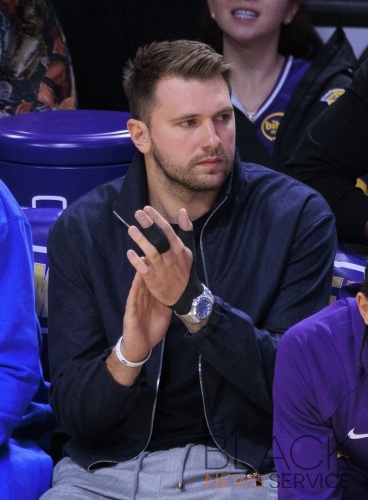 Lakers lose to Portland Trail Blazers, 108-122 Lakers lose to Portland Trail Blazers, 108-122