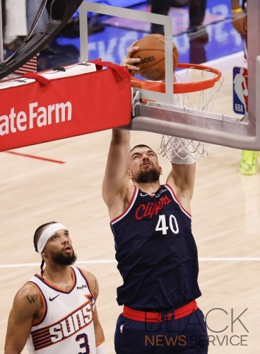 Clippers Defeat Suns 129-102 Clippers Defeat Suns 129-102