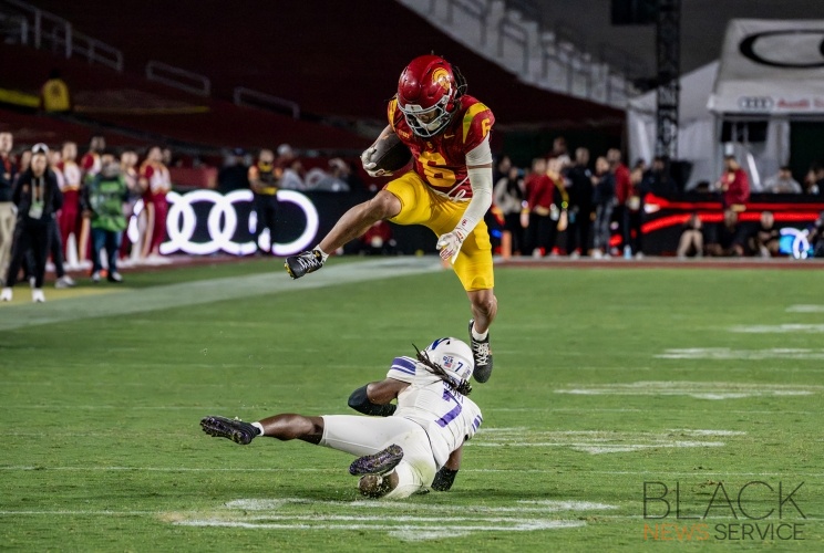 USC Defeat Northwestern 38-17
