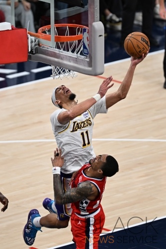 Clippers Defeat Lakers 103-88