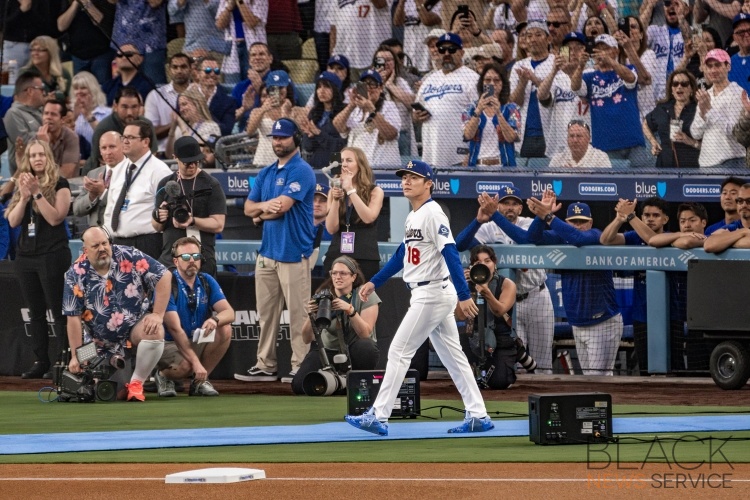 Dodgers Defeat Diamondbacks 5-4 on Ring Night