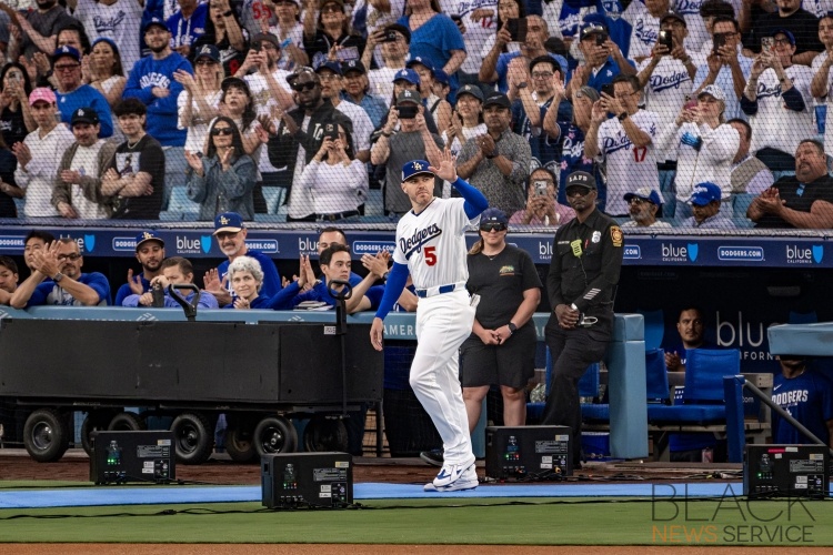 Dodgers Defeat Diamondbacks 5-4 on Ring Night