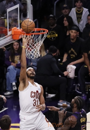 Lakers Defeat Cavs 127-113