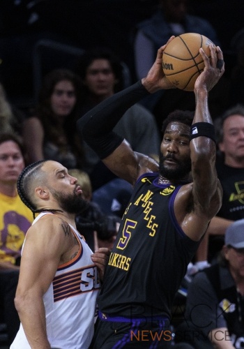 Lakers defeat Suns, 101-73