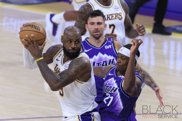 Lakers defeat Jazz, 131-107