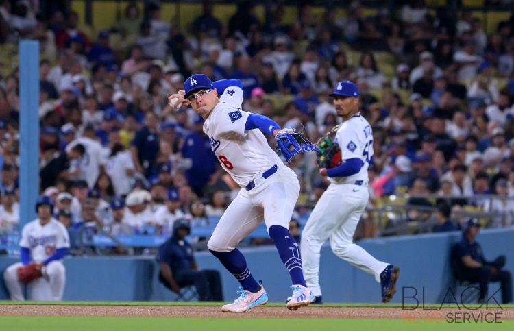 Dodgers lose to Red Sox, 9-4