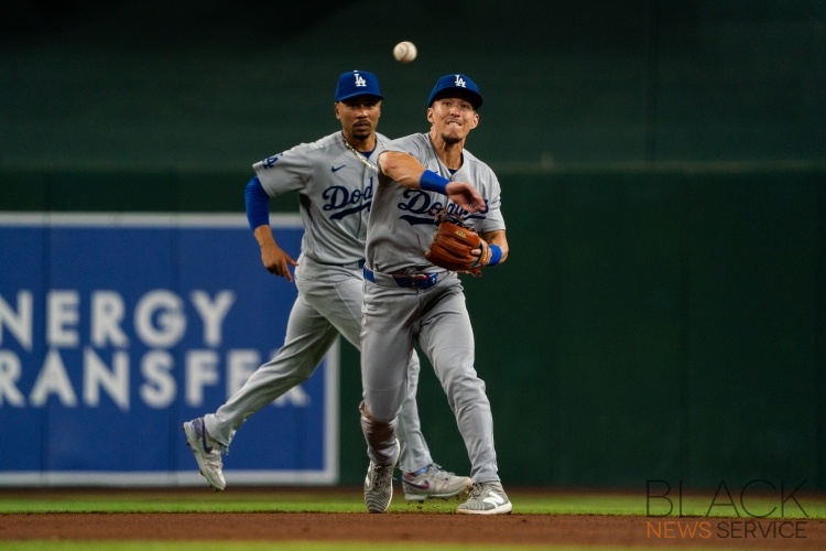 Diamondbacks Defeat Dodgers 4-3