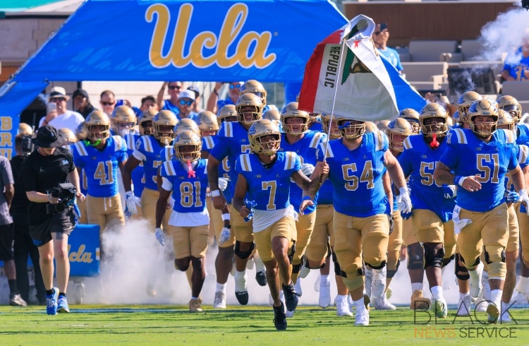 Bruins defeat Aztecs, 28-10